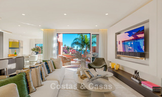 Penthouse à vendre avec vue sur la mer dans un complexe emblématique en première ligne de plage entre Marbella et Estepona 790844 