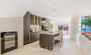 Penthouse à vendre avec vue sur la mer dans un complexe emblématique en première ligne de plage entre Marbella et Estepona 790845 