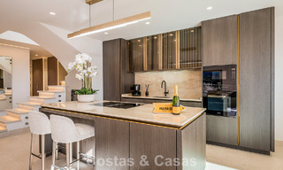 Penthouse à vendre avec vue sur la mer dans un complexe emblématique en première ligne de plage entre Marbella et Estepona 790848 