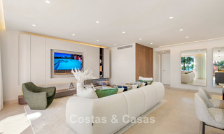 Penthouse à vendre avec vue sur la mer dans un complexe emblématique en première ligne de plage entre Marbella et Estepona 790849 