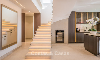 Penthouse à vendre avec vue sur la mer dans un complexe emblématique en première ligne de plage entre Marbella et Estepona 790850 