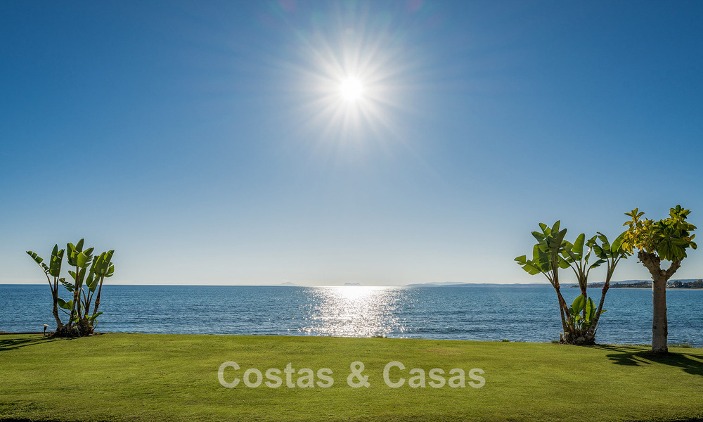 Penthouse à vendre avec vue sur la mer dans un complexe emblématique en première ligne de plage entre Marbella et Estepona 790853