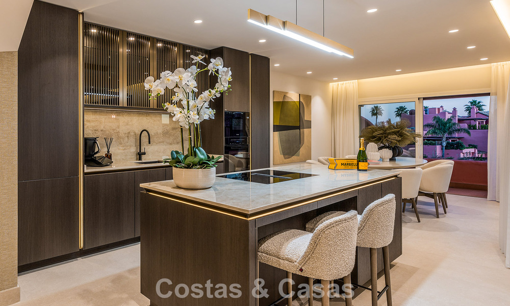 Penthouse à vendre avec vue sur la mer dans un complexe emblématique en première ligne de plage entre Marbella et Estepona 790868