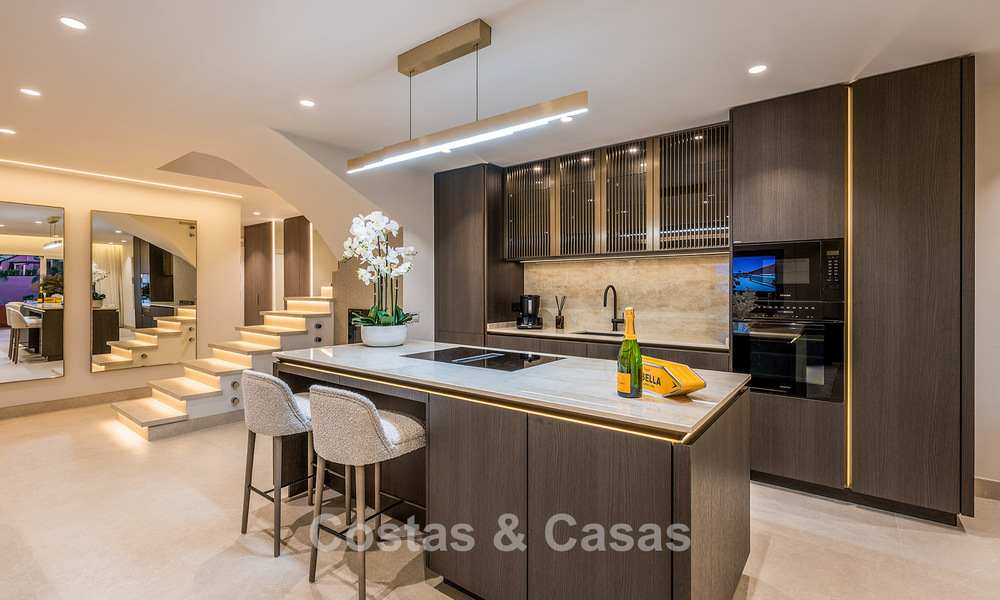 Penthouse à vendre avec vue sur la mer dans un complexe emblématique en première ligne de plage entre Marbella et Estepona 790869