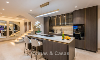 Penthouse à vendre avec vue sur la mer dans un complexe emblématique en première ligne de plage entre Marbella et Estepona 790869 