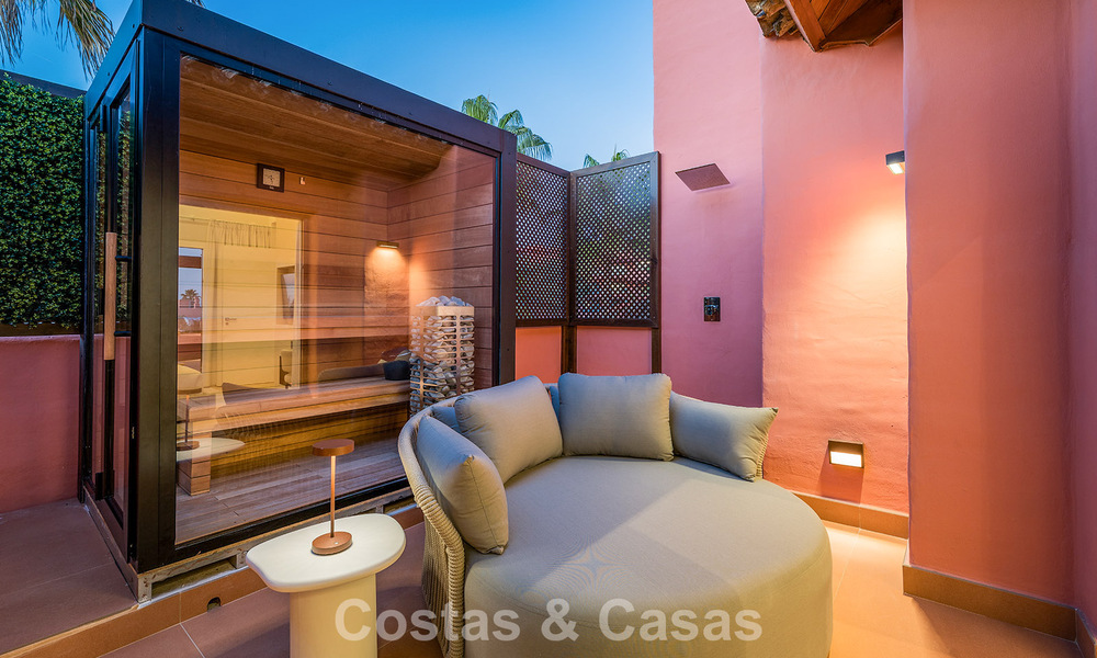 Penthouse à vendre avec vue sur la mer dans un complexe emblématique en première ligne de plage entre Marbella et Estepona 790873