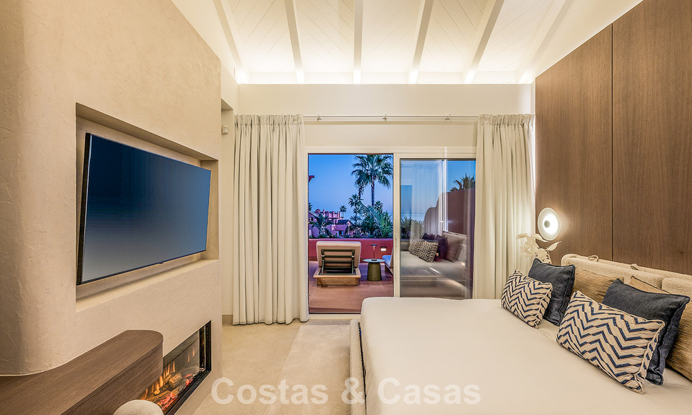 Penthouse à vendre avec vue sur la mer dans un complexe emblématique en première ligne de plage entre Marbella et Estepona 790874