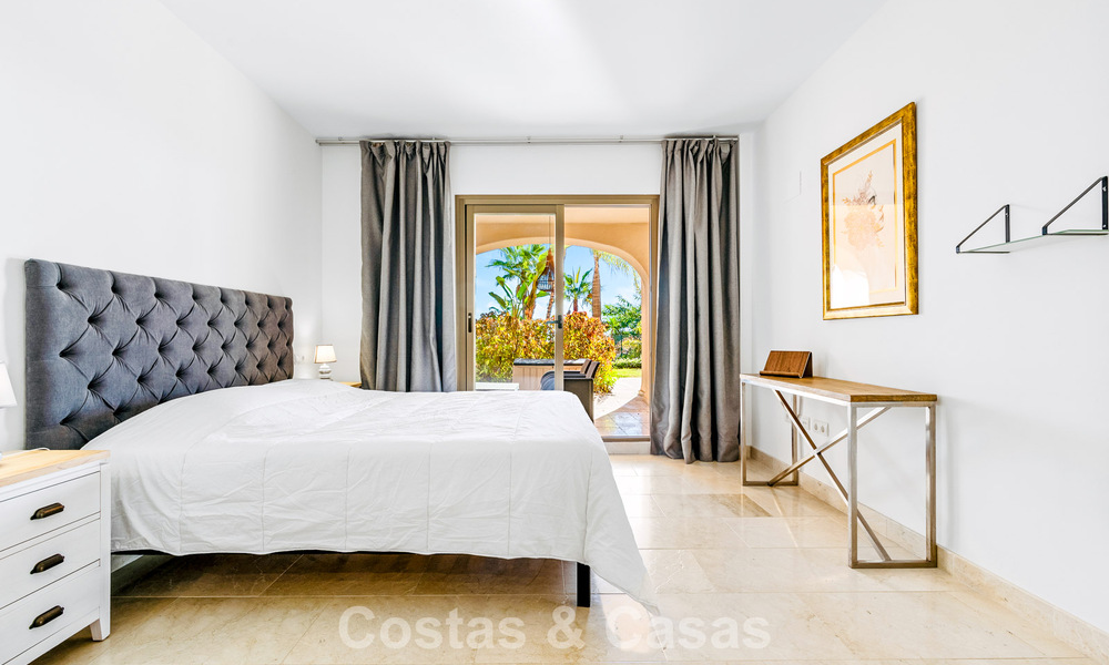 Appartement avec jardin et vue mer à vendre dans une résidence sécurisée à Marbella - Benahavís 791245