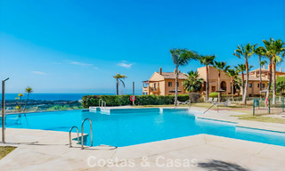 Appartement avec jardin et vue mer à vendre dans une résidence sécurisée à Marbella - Benahavís 791267 