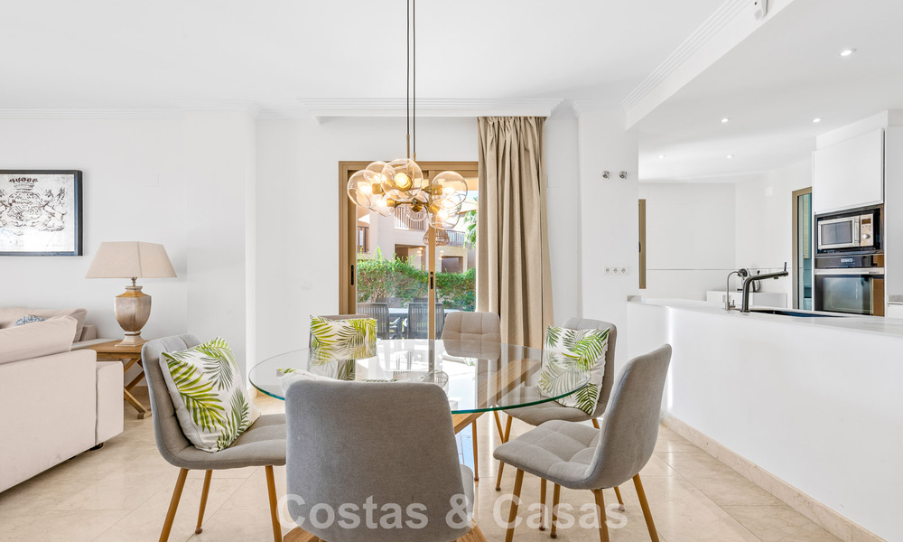 Appartement avec jardin et vue mer à vendre dans une résidence sécurisée à Marbella - Benahavís 791271