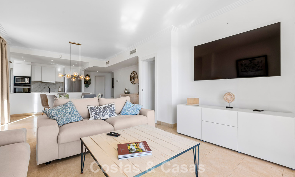 Appartement avec jardin et vue mer à vendre dans une résidence sécurisée à Marbella - Benahavís 791279