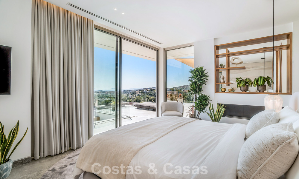 Villa au design avant-gardiste à vendre avec vue panoramique sur la mer, au sein d’un prestigieux resort de golf, Marbella - Benahavís 791035