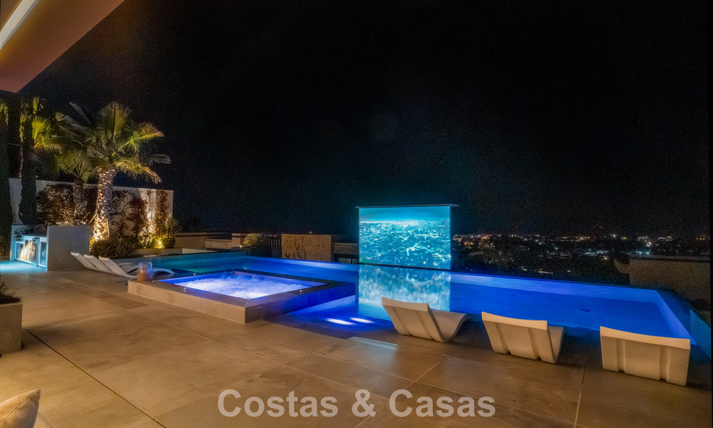 Villa au design avant-gardiste à vendre avec vue panoramique sur la mer, au sein d’un prestigieux resort de golf, Marbella - Benahavís 791079