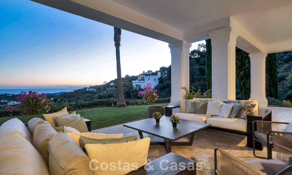 Villa de luxe Espagnole à vendre avec vue sublime sur la mer dans une résidence sécurisée à Benahavís - Marbella 791212
