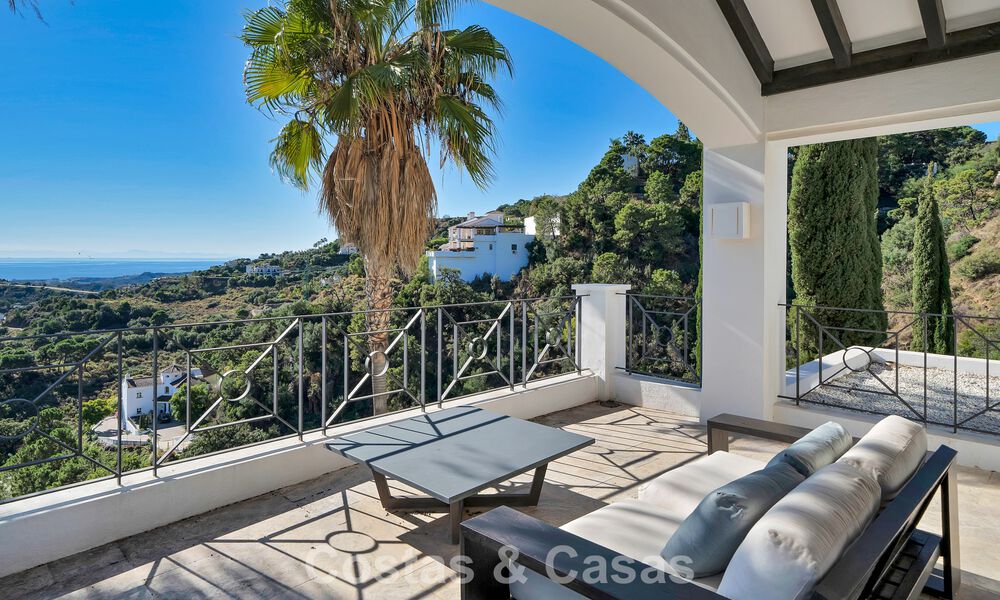 Villa de luxe Espagnole à vendre avec vue sublime sur la mer dans une résidence sécurisée à Benahavís - Marbella 791217