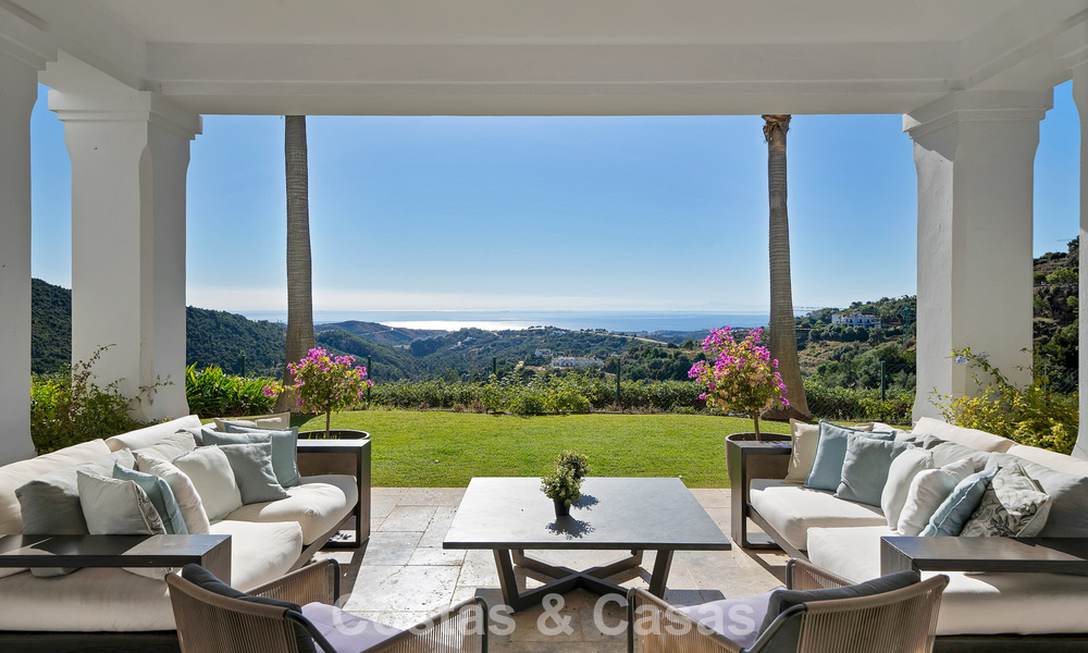 Villa de luxe Espagnole à vendre avec vue sublime sur la mer dans une résidence sécurisée à Benahavís - Marbella 791223