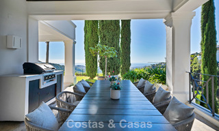 Villa de luxe Espagnole à vendre avec vue sublime sur la mer dans une résidence sécurisée à Benahavís - Marbella 791225 