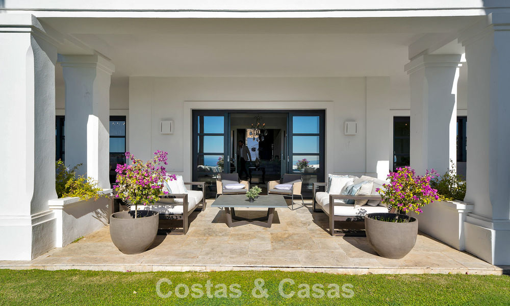 Villa de luxe Espagnole à vendre avec vue sublime sur la mer dans une résidence sécurisée à Benahavís - Marbella 791230