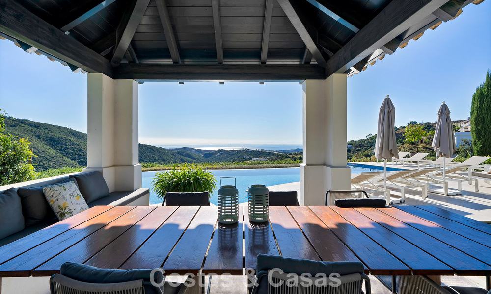 Villa de luxe Espagnole à vendre avec vue sublime sur la mer dans une résidence sécurisée à Benahavís - Marbella 791234