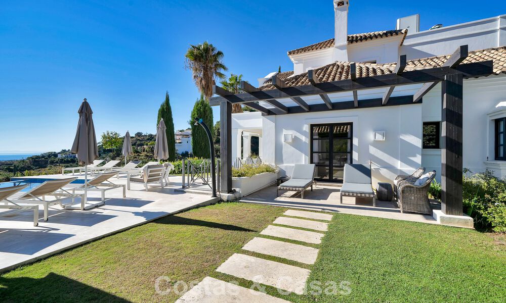 Villa de luxe Espagnole à vendre avec vue sublime sur la mer dans une résidence sécurisée à Benahavís - Marbella 791235