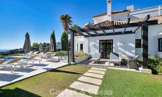 Villa de luxe Espagnole à vendre avec vue sublime sur la mer dans une résidence sécurisée à Benahavís - Marbella 791235 