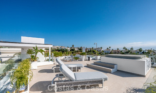 Villa contemporaine impressionnante à vendre en première ligne de golf sur la New Golden Mile entre Marbella et Estepona 791376 