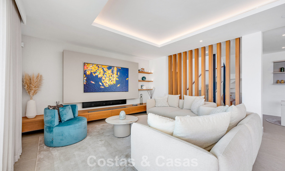 Villa contemporaine impressionnante à vendre en première ligne de golf sur la New Golden Mile entre Marbella et Estepona 791384