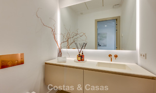 Villa contemporaine impressionnante à vendre en première ligne de golf sur la New Golden Mile entre Marbella et Estepona 791389 