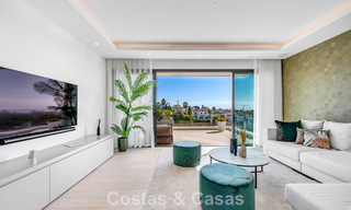 Villa contemporaine impressionnante à vendre en première ligne de golf sur la New Golden Mile entre Marbella et Estepona 791404 