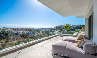 Villa contemporaine impressionnante à vendre en première ligne de golf sur la New Golden Mile entre Marbella et Estepona 791406 