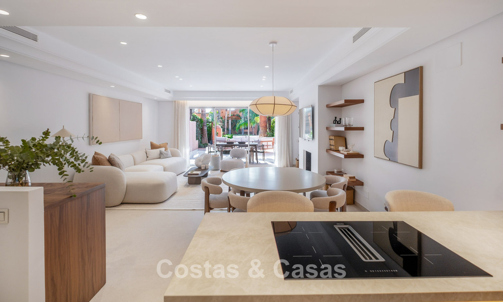 Superbe maison de ville rénovée de 4 chambres à vendre dans une résidence sécurisée sur la Golden Mile de Marbella 791295