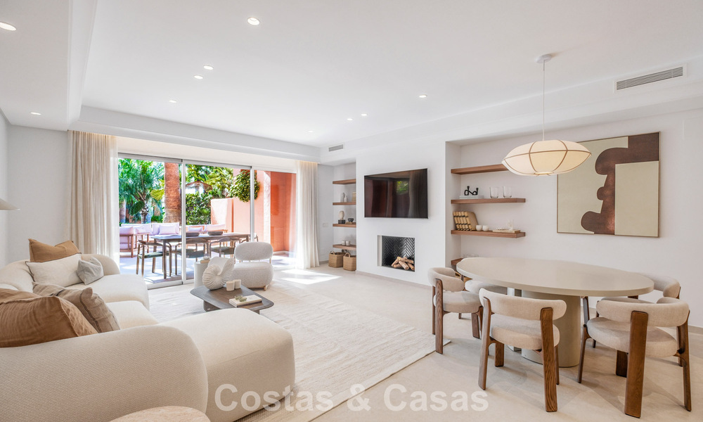 Superbe maison de ville rénovée de 4 chambres à vendre dans une résidence sécurisée sur la Golden Mile de Marbella 791298