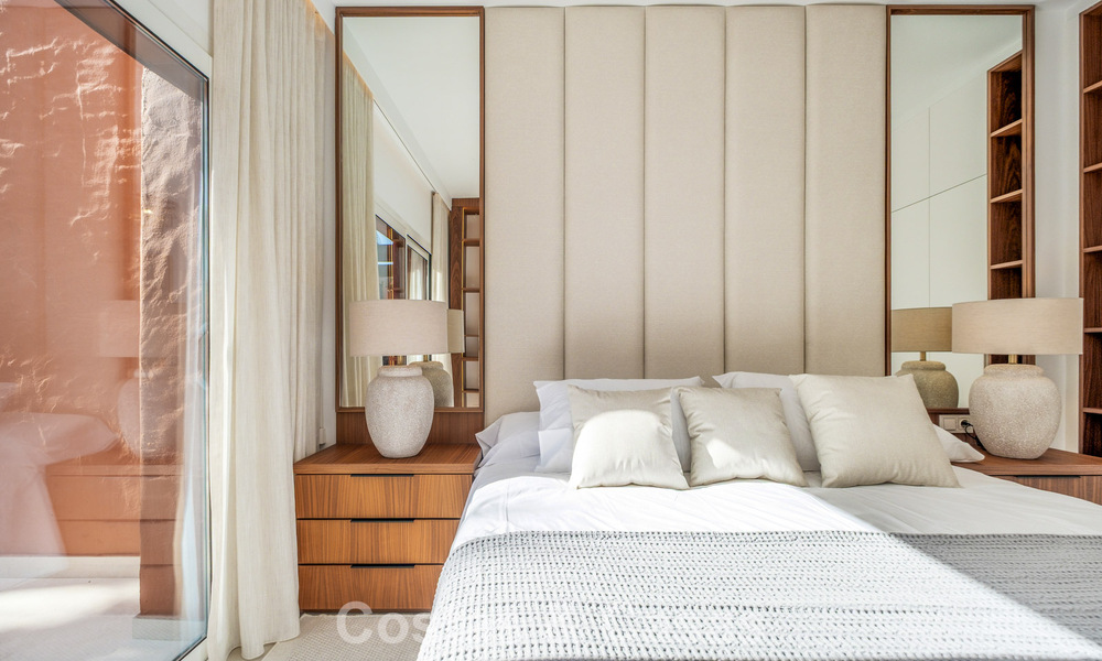 Superbe maison de ville rénovée de 4 chambres à vendre dans une résidence sécurisée sur la Golden Mile de Marbella 791314