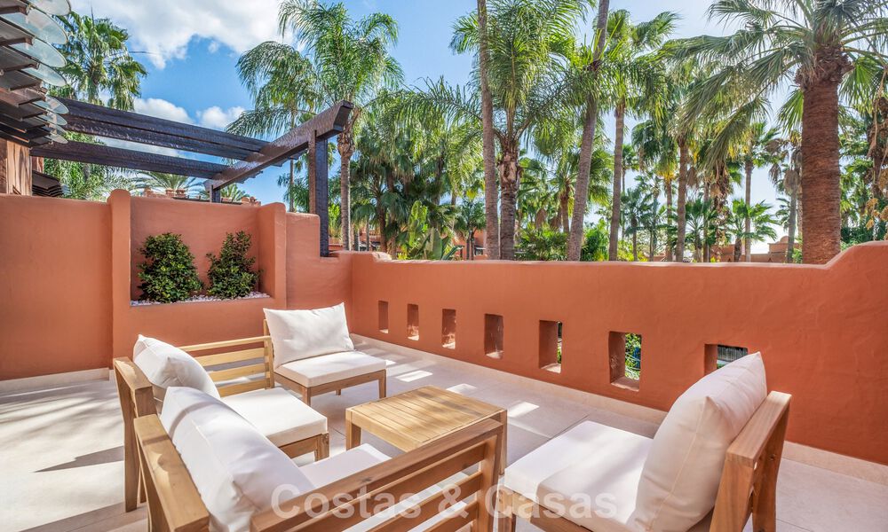 Superbe maison de ville rénovée de 4 chambres à vendre dans une résidence sécurisée sur la Golden Mile de Marbella 791315