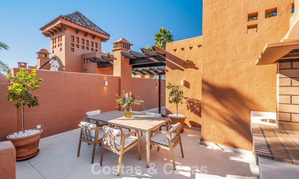 Maison de ville de luxe modernisée de 4 chambres à vendre sur le Golden Mile de Marbella 791341