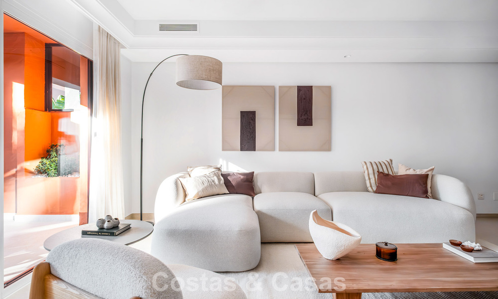 Maison de ville de luxe modernisée de 4 chambres à vendre sur le Golden Mile de Marbella 791353