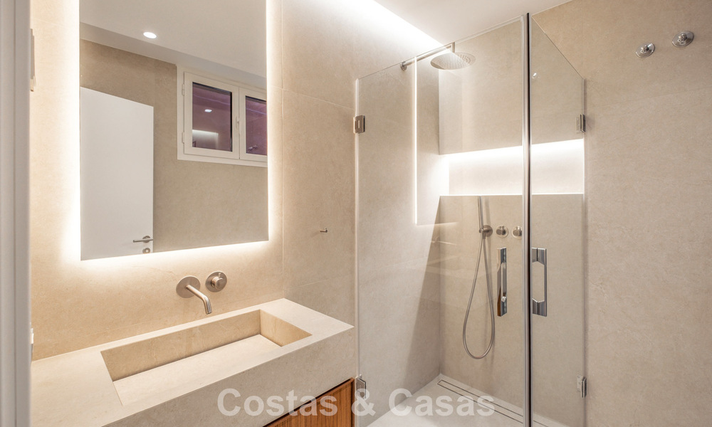 Maison de ville de luxe modernisée de 4 chambres à vendre sur le Golden Mile de Marbella 791366