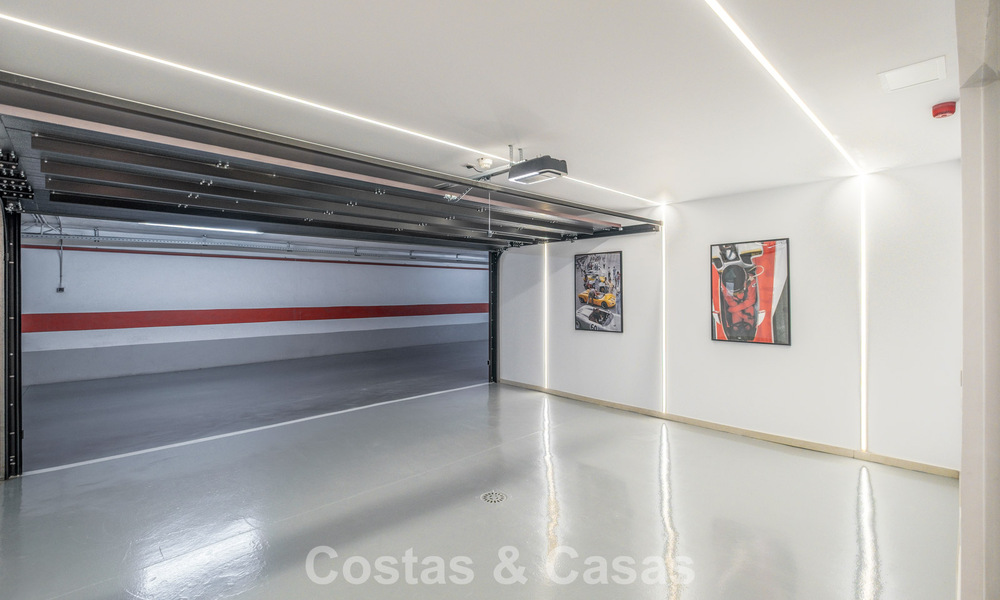 Maison de ville de luxe modernisée de 4 chambres à vendre sur le Golden Mile de Marbella 791370