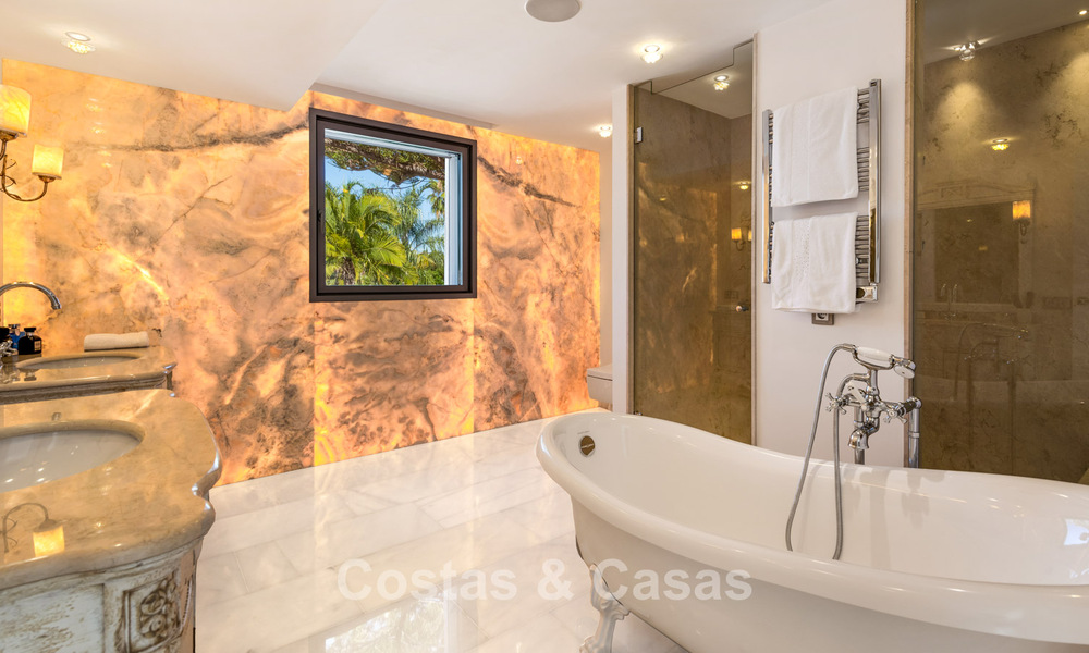 Villa exclusive à vendre, en première ligne de golf, dans une urbanisation prestigieuse à Nueva Andalucía, Marbella 791426