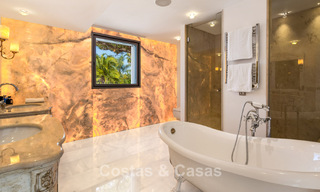 Villa exclusive à vendre, en première ligne de golf, dans une urbanisation prestigieuse à Nueva Andalucía, Marbella 791426 