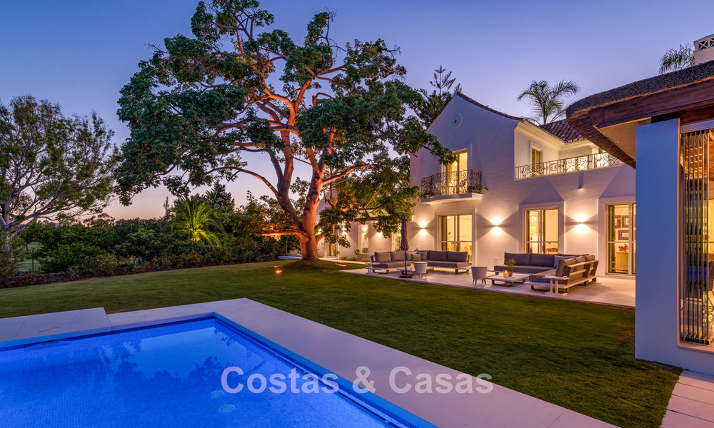 Villa exclusive à vendre, en première ligne de golf, dans une urbanisation prestigieuse à Nueva Andalucía, Marbella 791432