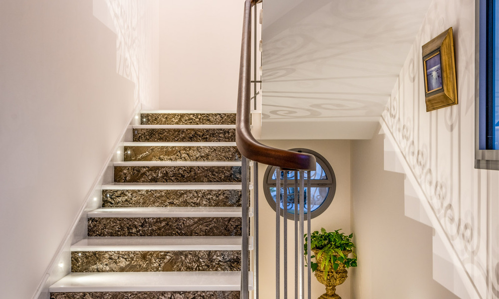 Villa exclusive à vendre, en première ligne de golf, dans une urbanisation prestigieuse à Nueva Andalucía, Marbella 791442