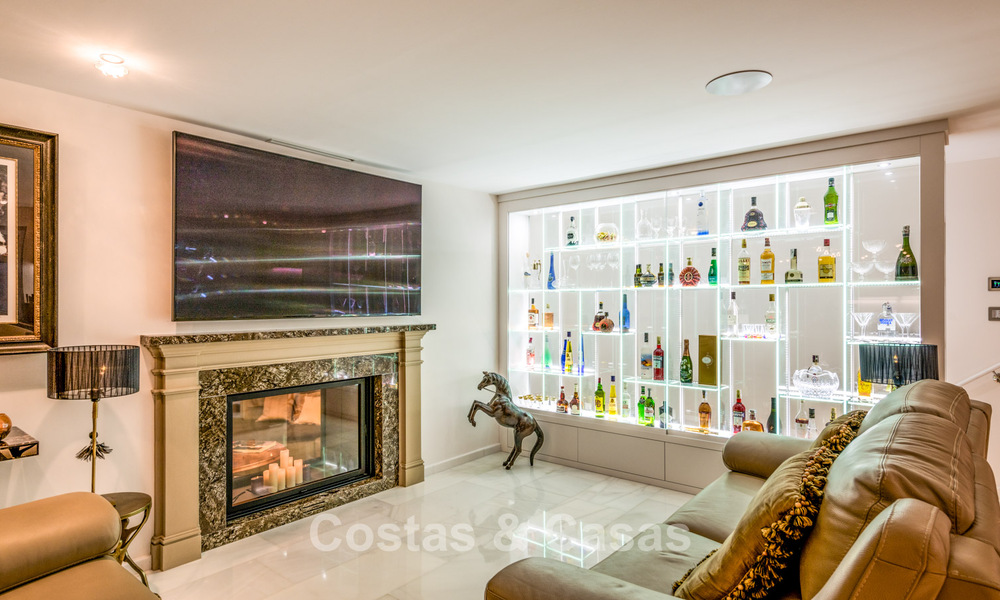 Villa exclusive à vendre, en première ligne de golf, dans une urbanisation prestigieuse à Nueva Andalucía, Marbella 791443