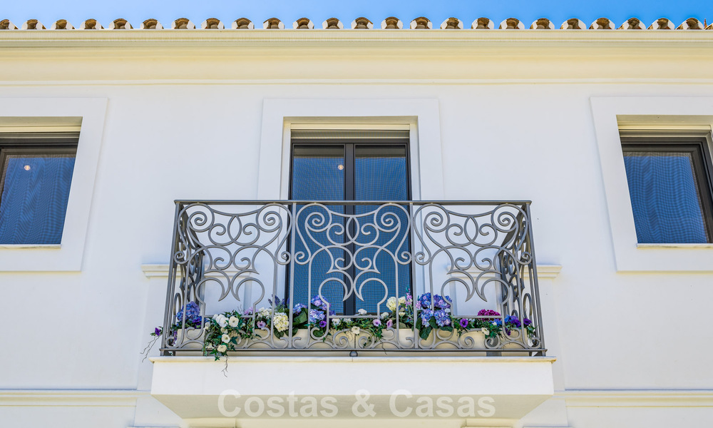 Villa exclusive à vendre, en première ligne de golf, dans une urbanisation prestigieuse à Nueva Andalucía, Marbella 791456