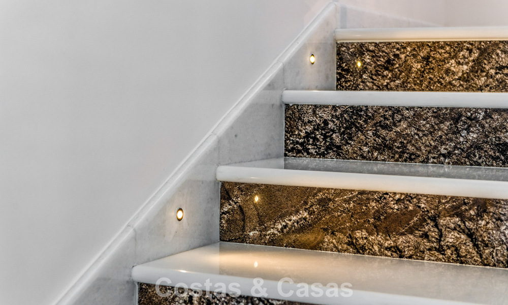 Villa exclusive à vendre, en première ligne de golf, dans une urbanisation prestigieuse à Nueva Andalucía, Marbella 791463