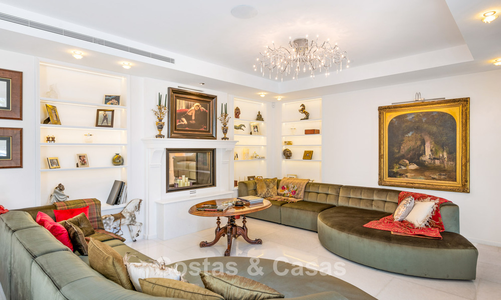 Villa exclusive à vendre, en première ligne de golf, dans une urbanisation prestigieuse à Nueva Andalucía, Marbella 791471