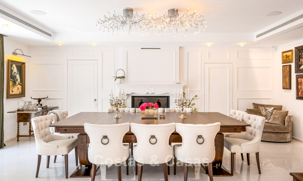 Villa exclusive à vendre, en première ligne de golf, dans une urbanisation prestigieuse à Nueva Andalucía, Marbella 791472