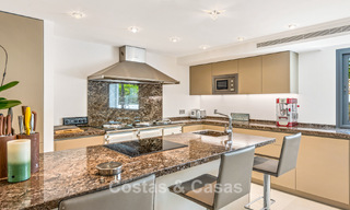 Villa exclusive à vendre, en première ligne de golf, dans une urbanisation prestigieuse à Nueva Andalucía, Marbella 791475 