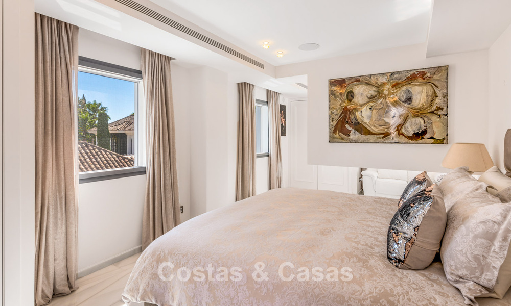 Villa exclusive à vendre, en première ligne de golf, dans une urbanisation prestigieuse à Nueva Andalucía, Marbella 791483