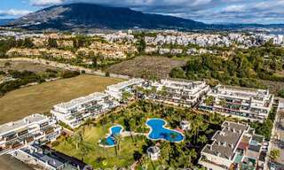 Appartement contemporain rénové à vendre à Nueva Andalucía, à distance de marche de la plage et de Puerto Banús, Marbella 790891 